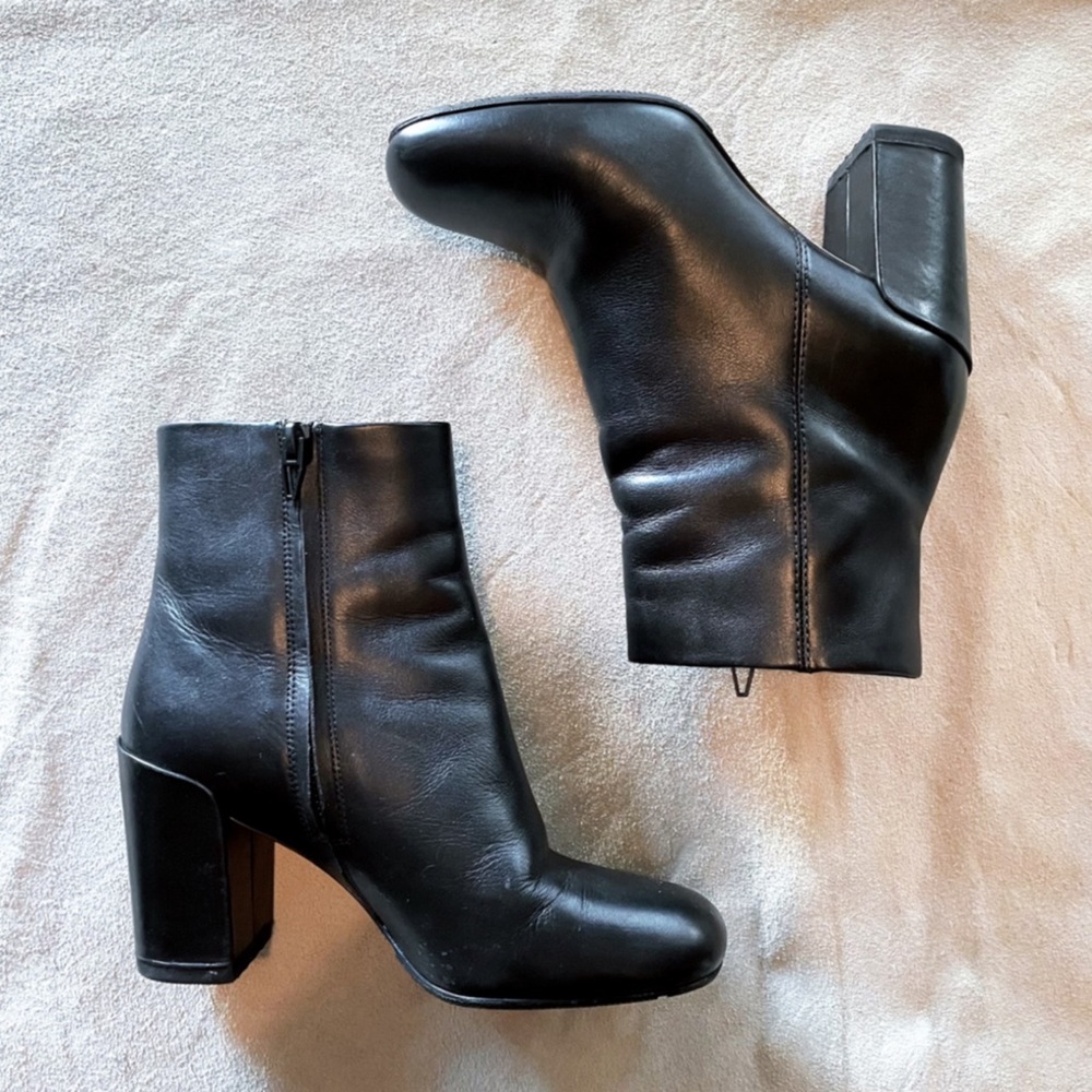 BLACK ALEXANDER WANG HANA CALFSKIN ANKLE BOOTS ✨